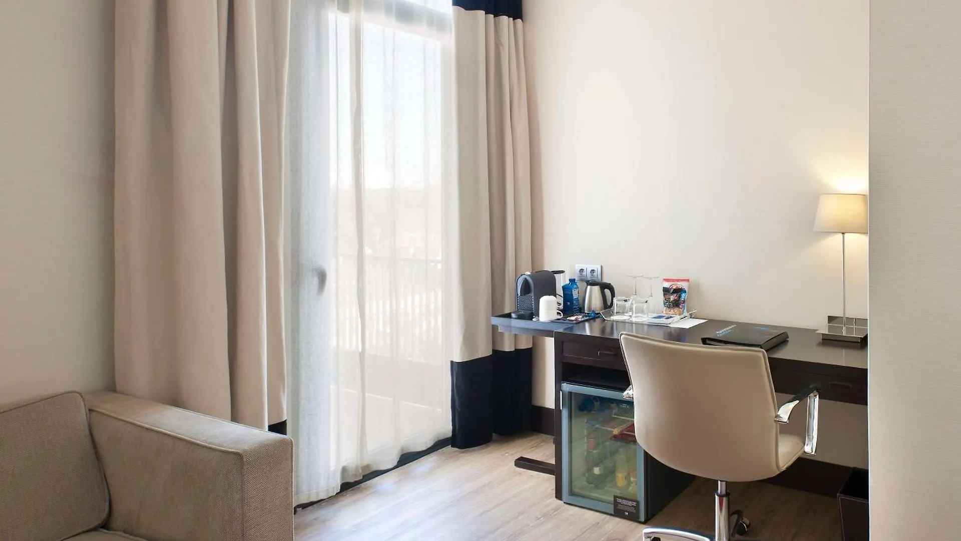 Отель Nh Avenida Jerez Херес-де-ла-Фронтера